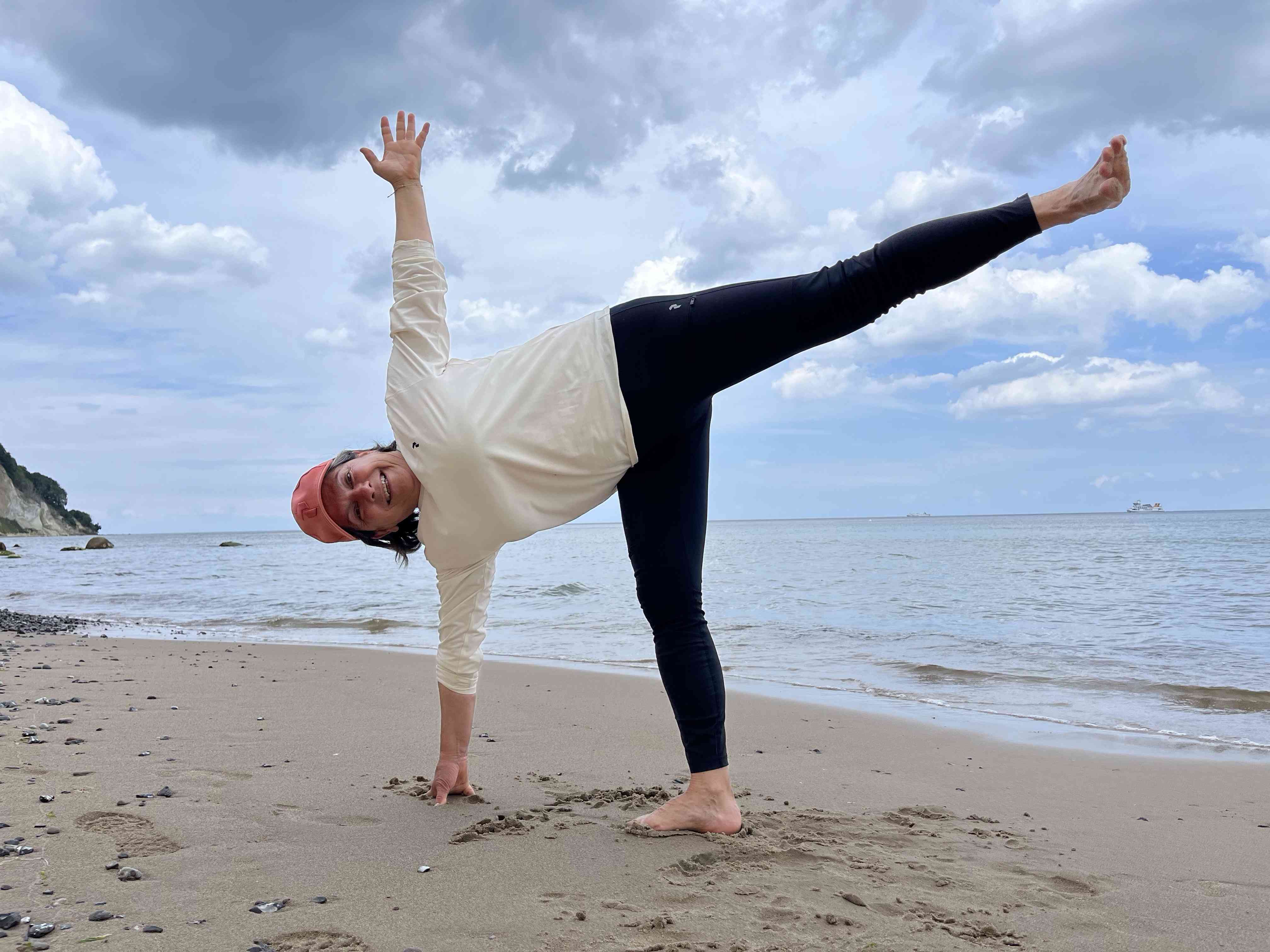 Ardha Chandrasana